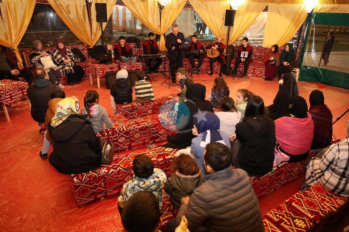 Kartepeโde ilahi dinletisi gรถnรผllere dokundu