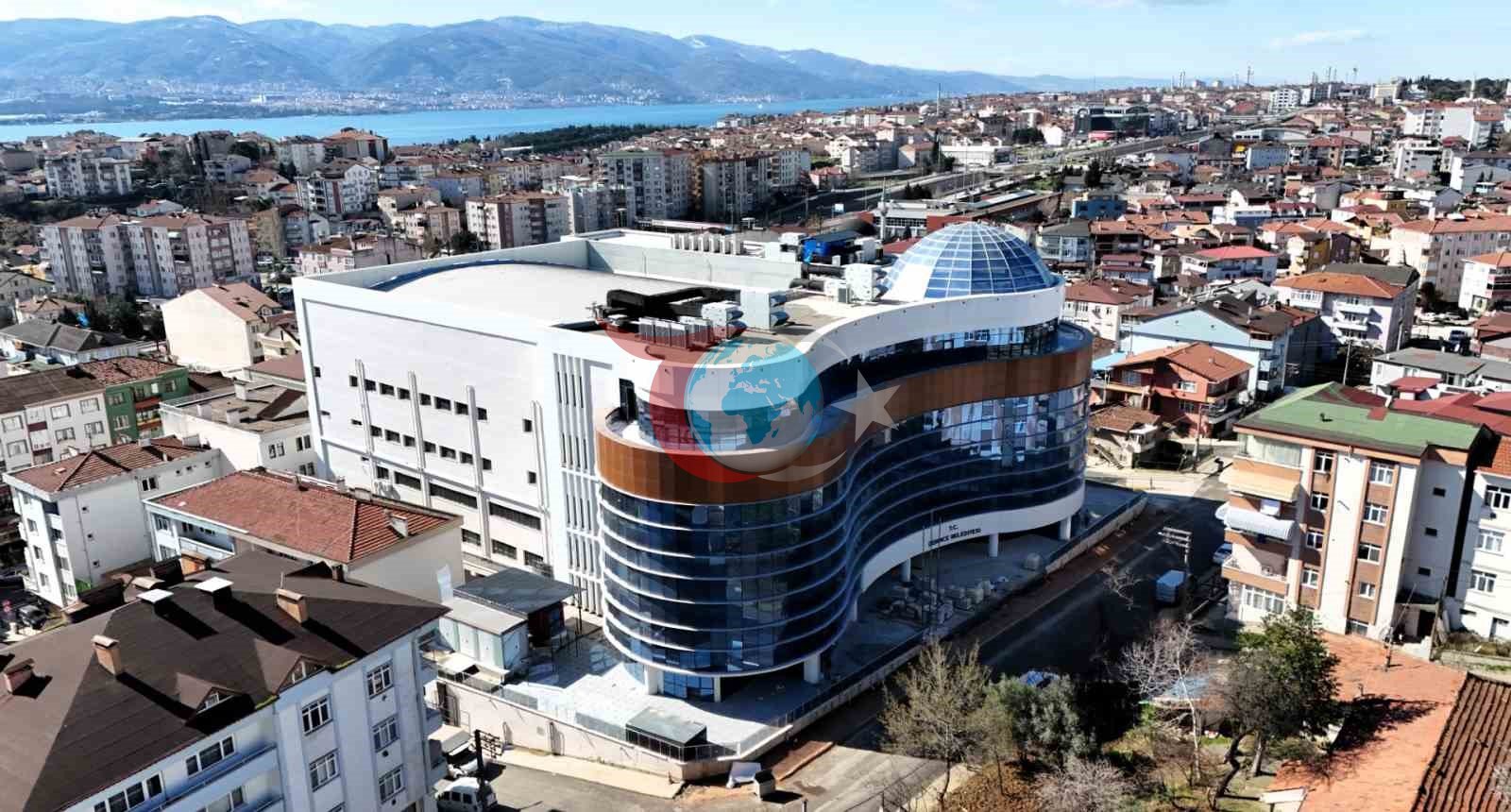 Derince&rsquo;nin yeni hizmet binasında son rötuşlar yapılıyor