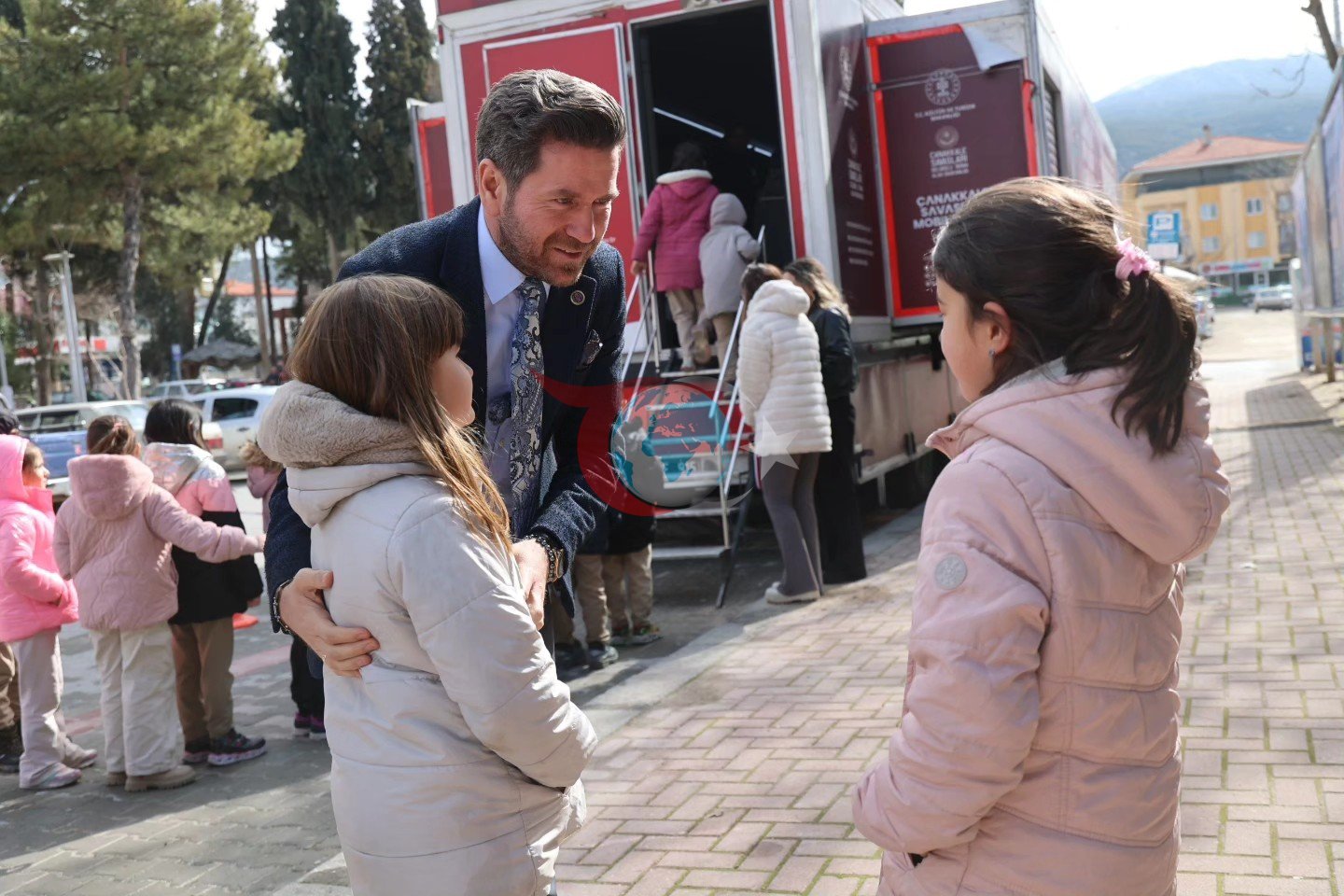 Başkan Tatık, Çanakkale Savaşları Mobil Müzesinde vatandaşlarla bir araya geldi