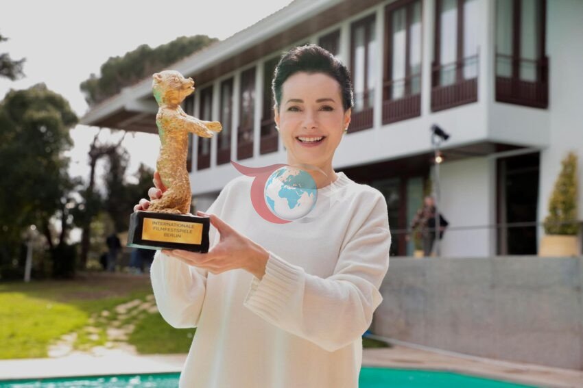 Özgü Namal&rsquo;a 