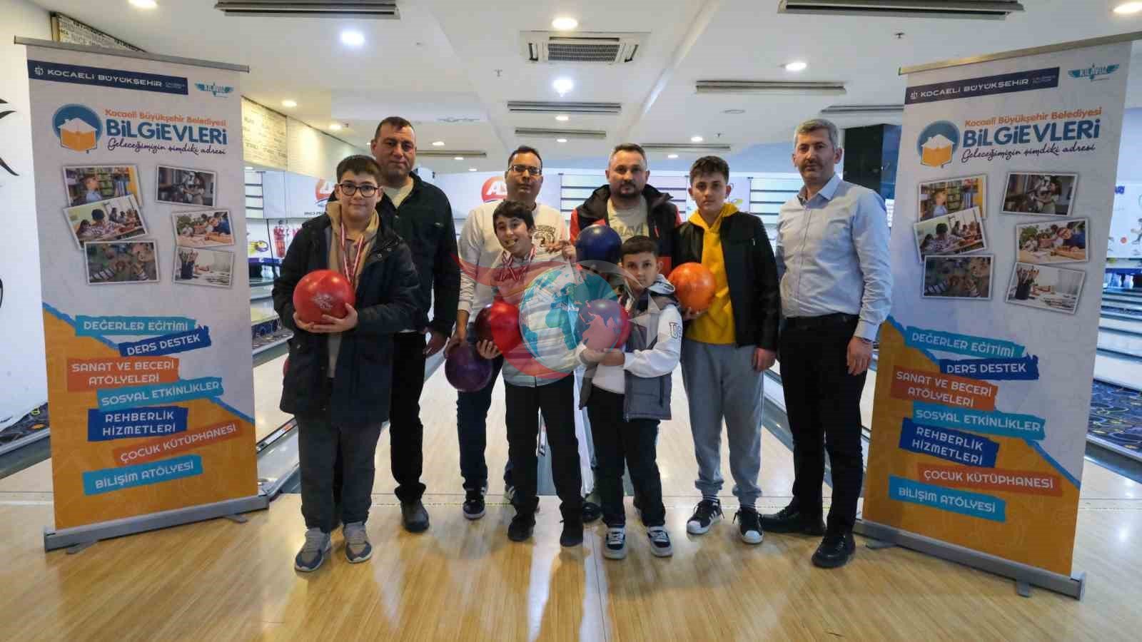 Baba oğul bowling turnuvası renkli anlara sahne oldu