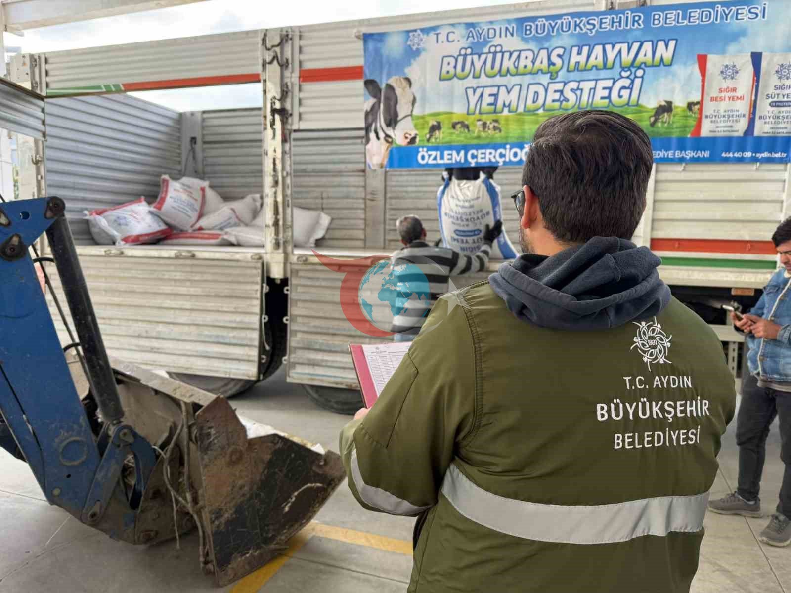 Başkan Çerçioğlu&rsquo;nun küçük üreticilere yem destekleri devam ediyor