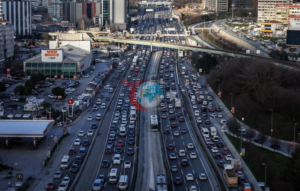 İstanbul trafiğinin Ramazan mesaisi: Erkenden başlayan trafik, iftar ile gelen sessizlik