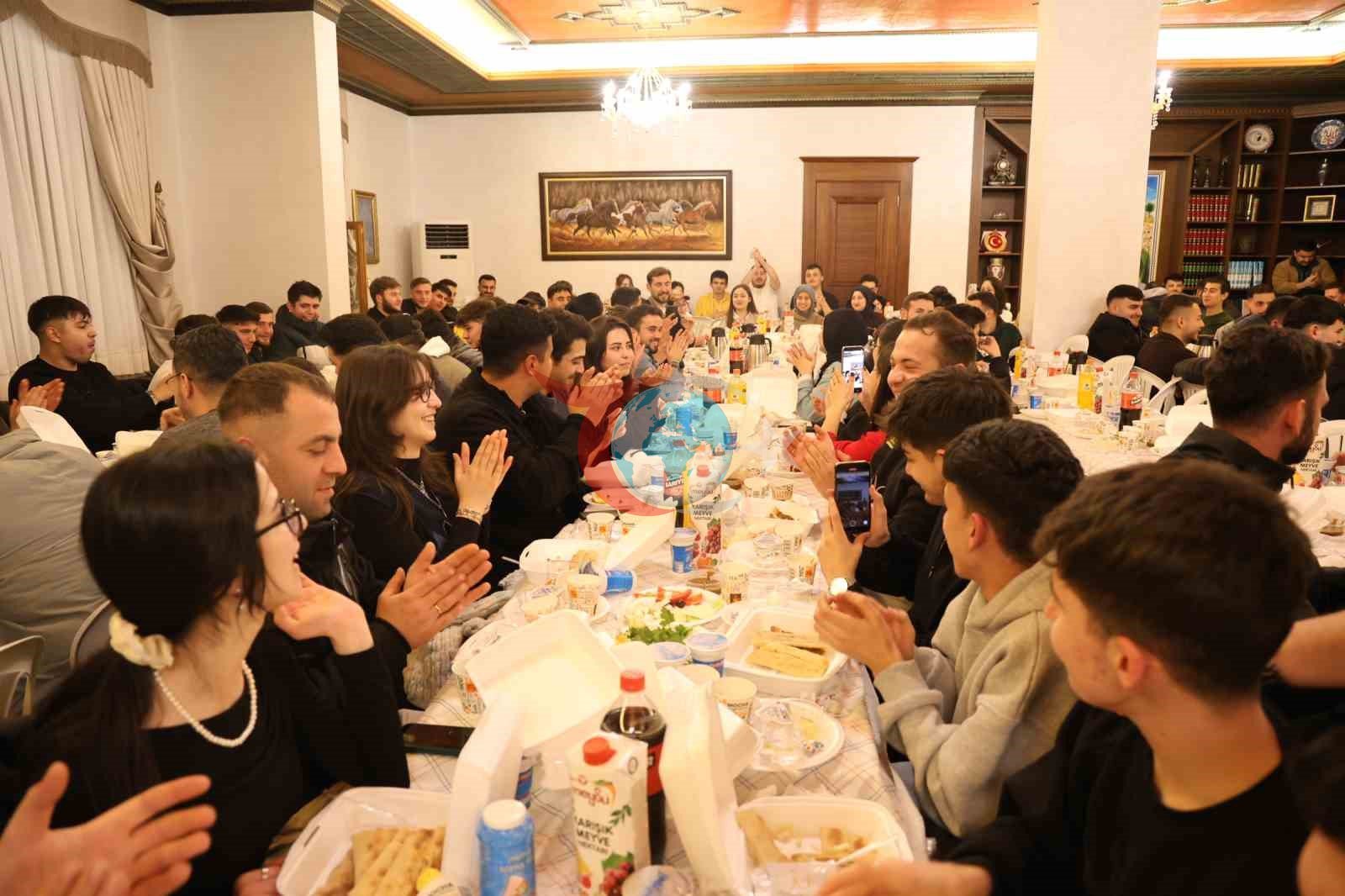 Makam odasında sahur geleneği