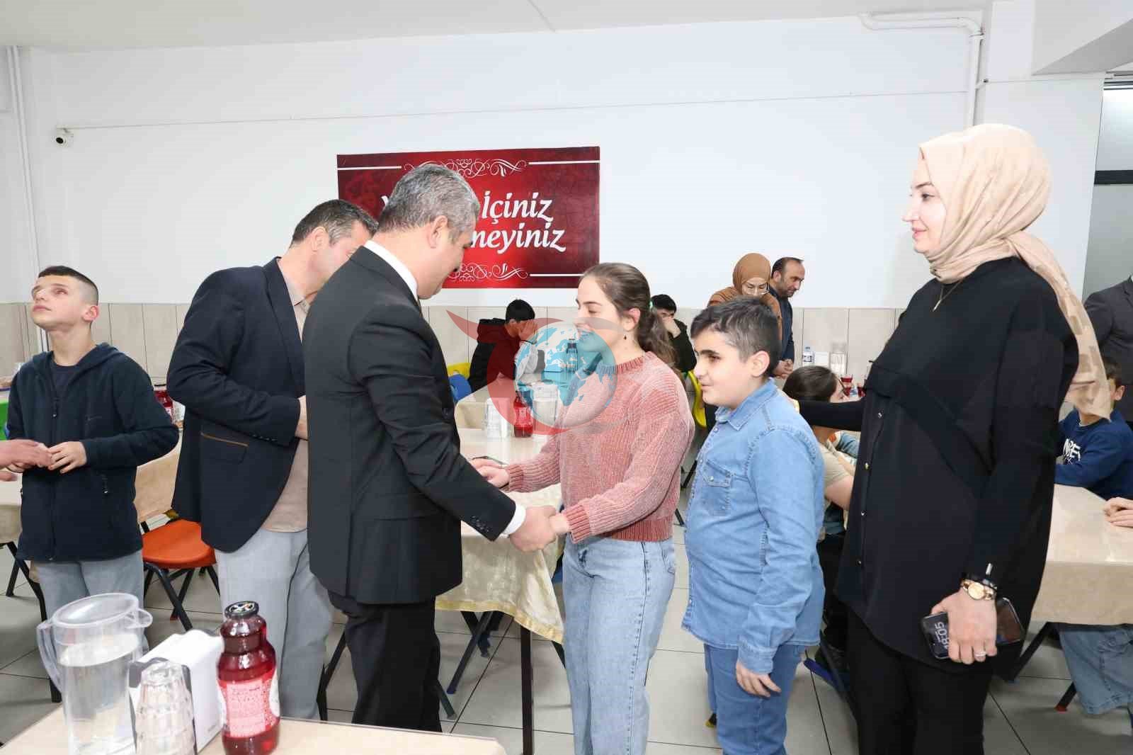 Okulda iftar neşesi