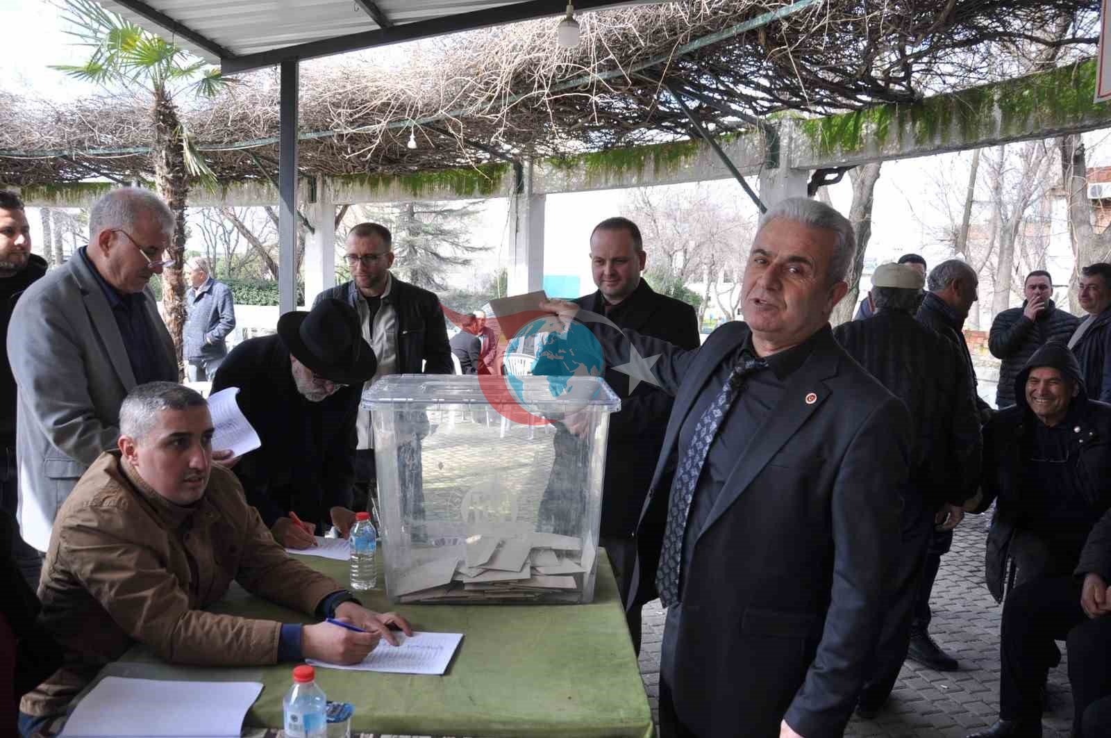 Salihlili muhtarlar yeni başkanını seçti