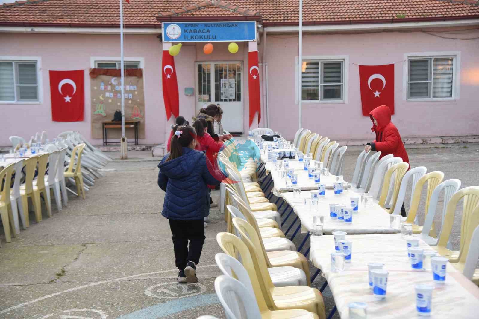 Öğrenciler, velileri ile iftarda buluştu