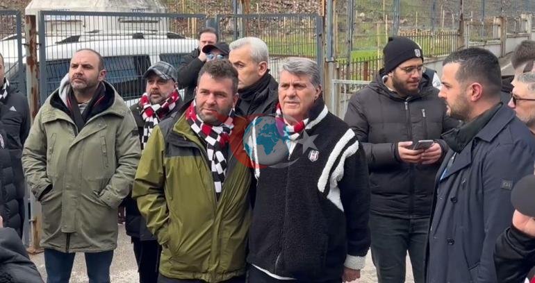 Serdal Adalı, Kocaeli deplasmanında taraftarlarla tribüne girdi