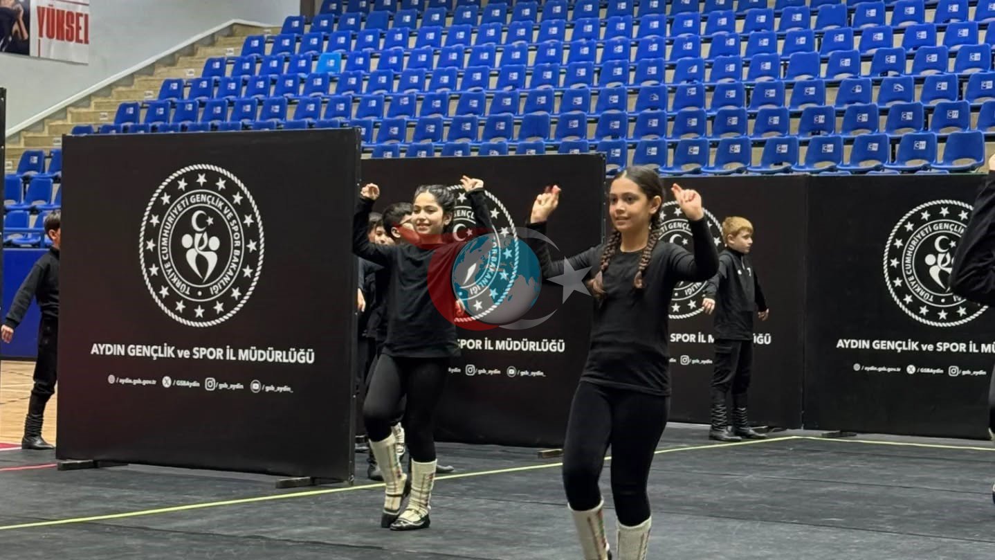 Minik efeler birincilik için yarıştı