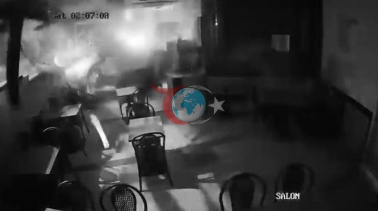Üsküdarda otomobil börekçiye uçtu Görüntüler ortaya çıktı