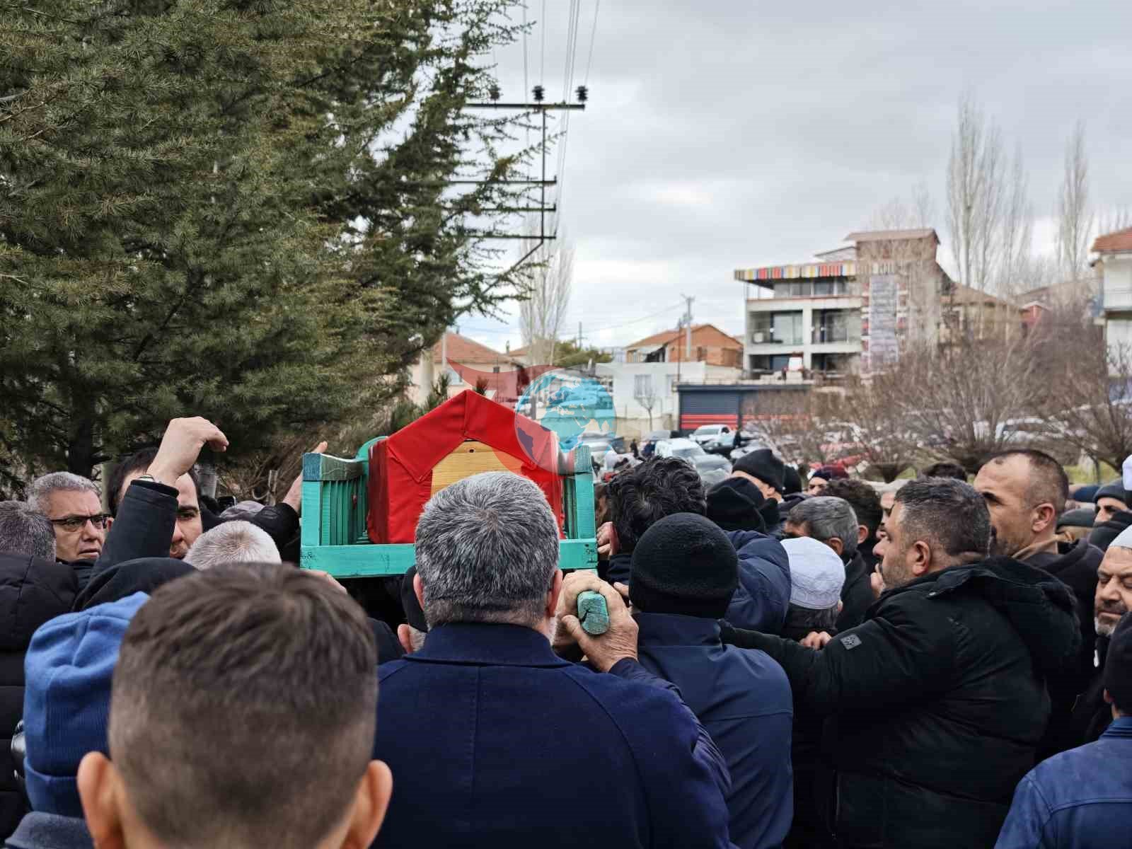 Kalp krizi sonrası vefat eden belediye başkanı toprağa verildi
