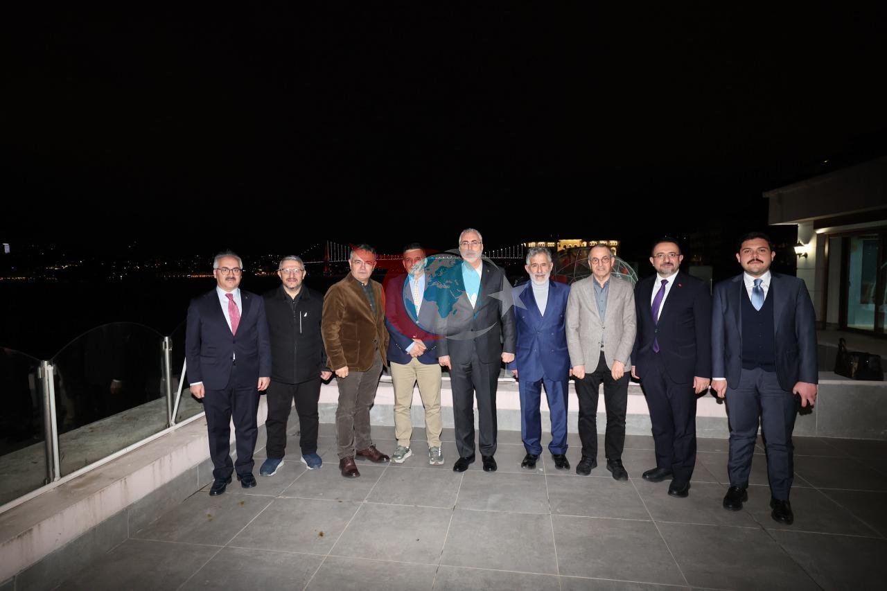 Bakan Işıkhan gazetecilerle iftar yemeğinde buluştu