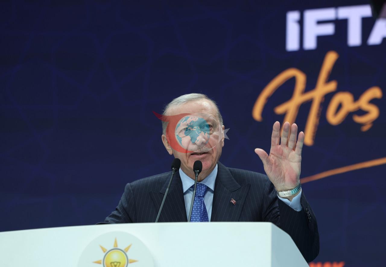 Cumhurbaşkanı ve AK Parti Genel Başkanı Recep Tayyip Erdoğan, AK Parti İstanbul İl Başkanlığınca Atatürk Havalimanı Millet Bahçesi Hangar İstanbul'da düzenlenen İl Teşkilatı İftar Programı'na katılarak konuşma yaptı.
