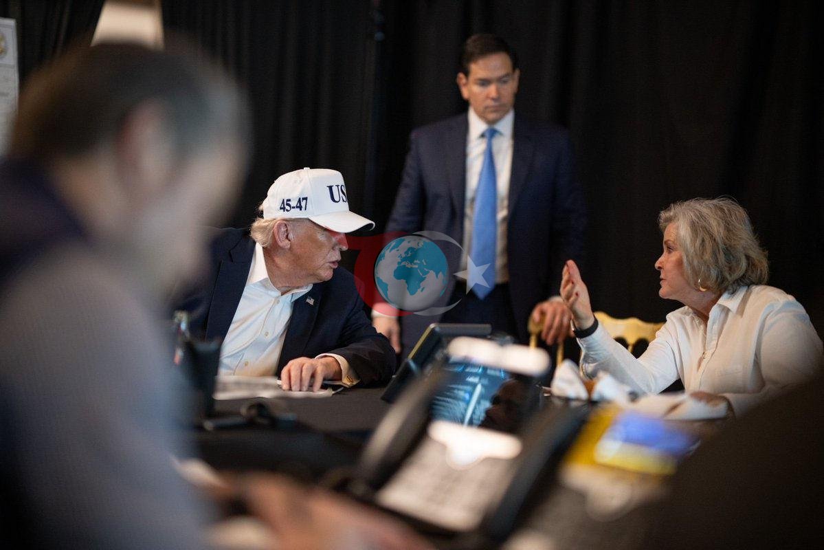Beyaz Saray, ABD Başkanı Donald Trump’ın İran’a yapılan saldırıyı takip ettiği fotoğrafları yayınladı.