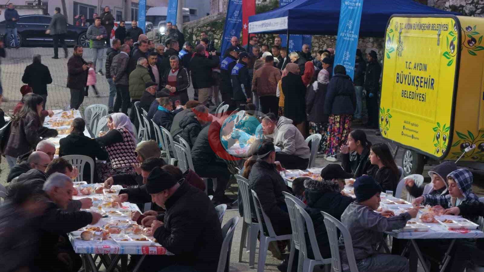 Baลkan รerรงioฤlu Kรถลkโte vatandaลlarla iftar sofrasฤฑnda bir araya geldi