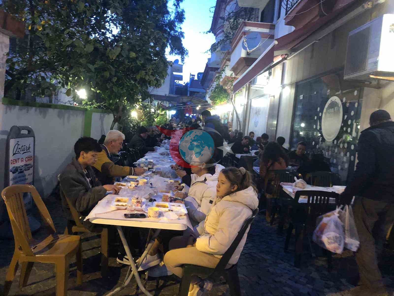 Datça&rsquo;da 86. Sokak esnafından 400 kişilik iftar