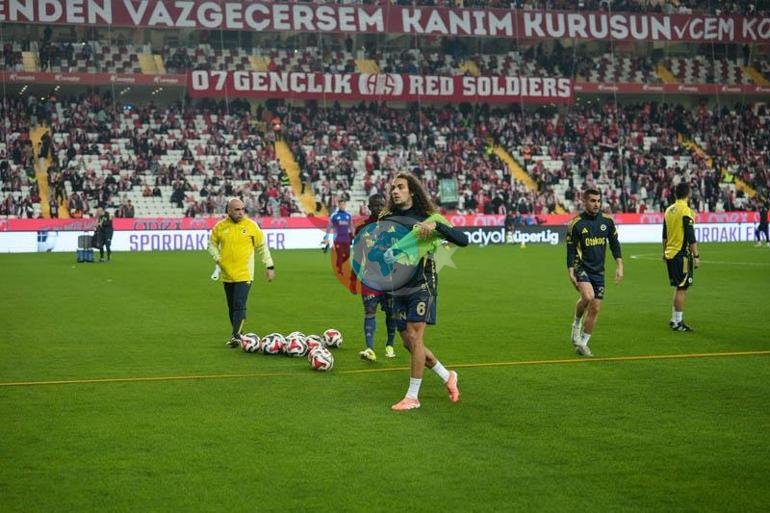 Fenerbahรงe deplasmanda 1 puan ile yetindi