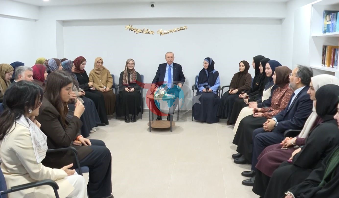 Cumhurbaşkanı Erdoğan üniversite öğrencileri ile bir araya geldi