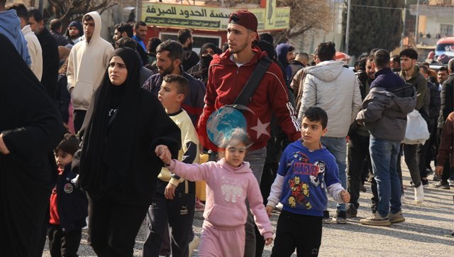 İsrail saldırıları! 10 binden fazla kişi Suriye’ye geçti - Resim: 0