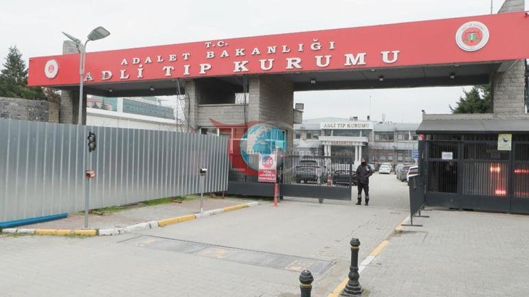 Zeytinburnunda รถlรผ bulunan anna ve 8 yaลฤฑndaki kฤฑzฤฑnฤฑn cenazeleri yakฤฑnlarฤฑna teslim edildi