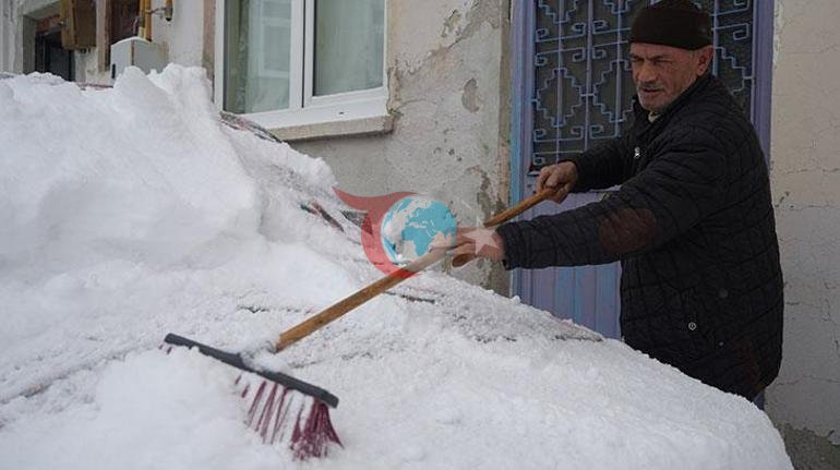 Kent güne 15 santimetre karla uyandı