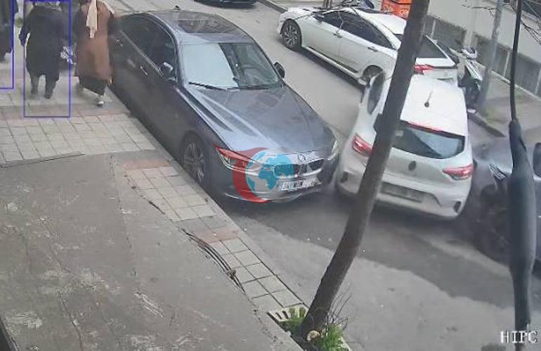 Sultangaziโde trafik kavgasฤฑ kamerada Tartฤฑลma kazaya dรถnรผลtรผ, 5 kiลi araรงtan inip kaรงtฤฑ