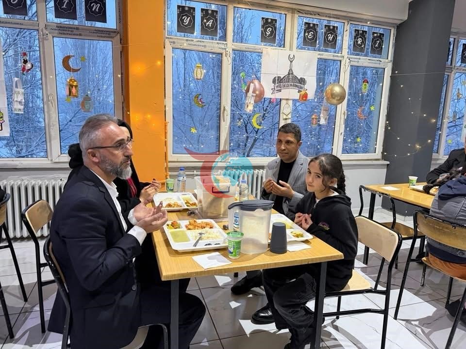 Başkan Durak, Öğrencilerle İftar Programında Buluştu