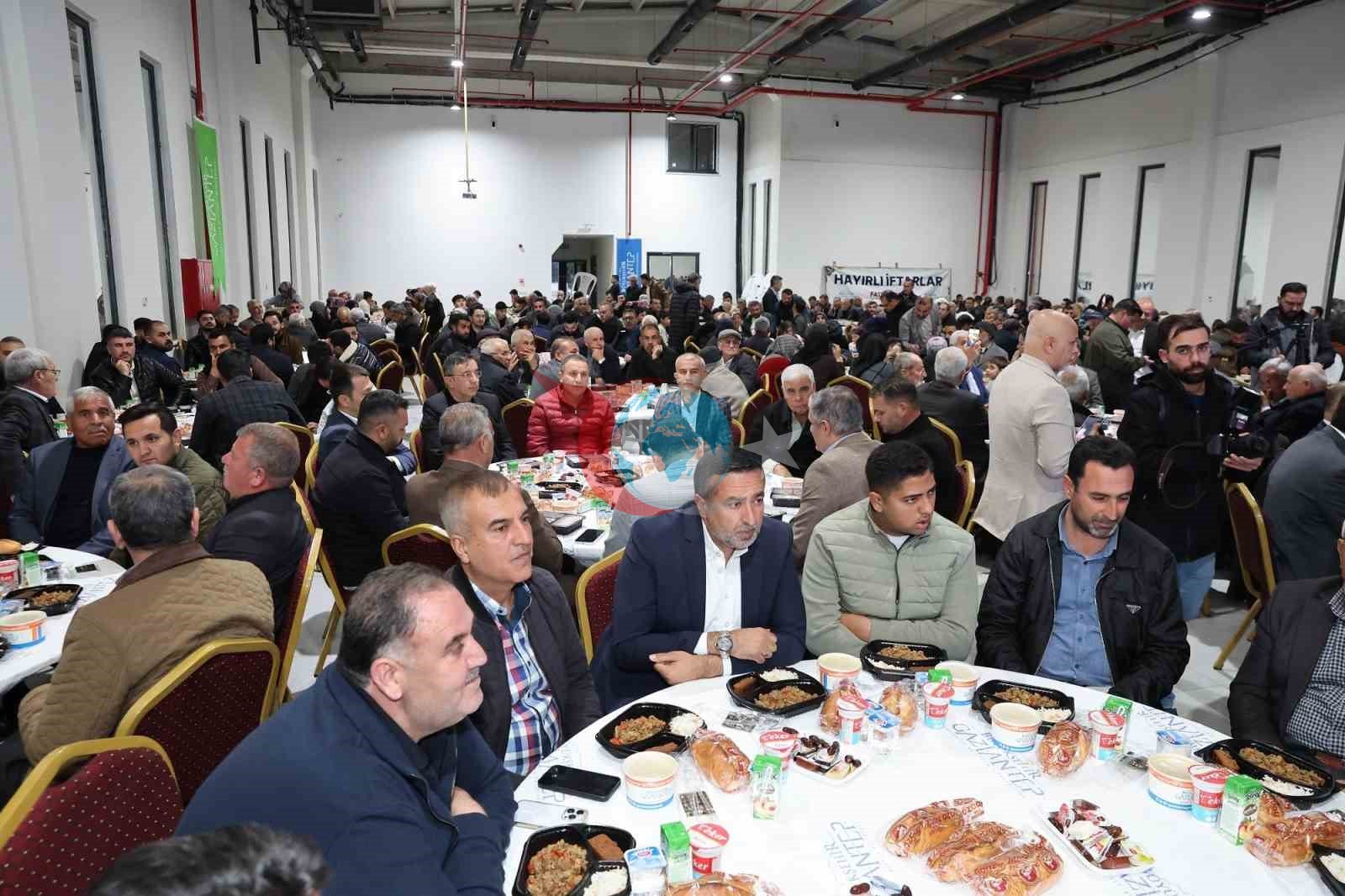 Şahin, Karkamış&rsquo;ta vatandaşlarla iftarda buluştu