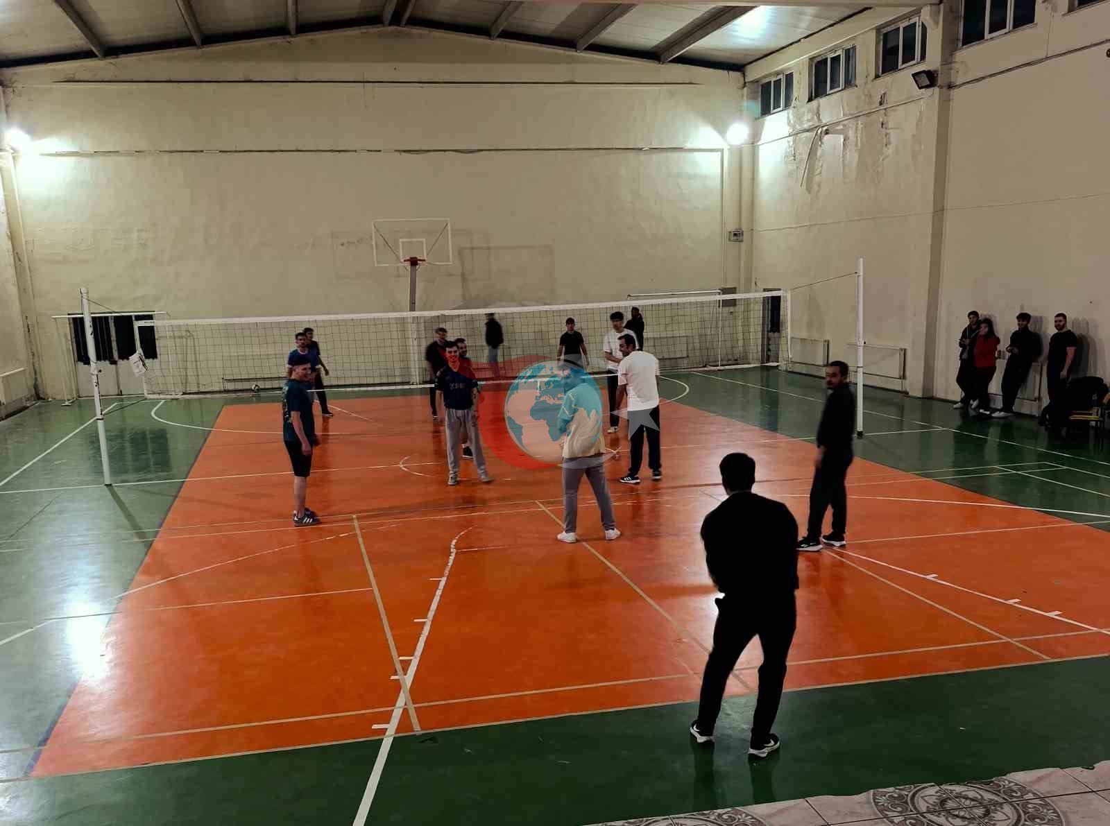 Pazarlar’da Voleybol heyecanı başladı