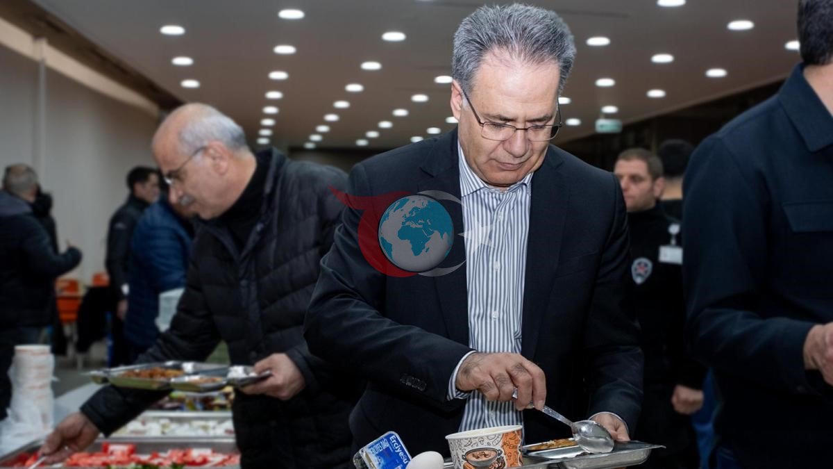 Başkan Er ile Rektör Akpolat sahur programında öğrencilerle bir araya geldi