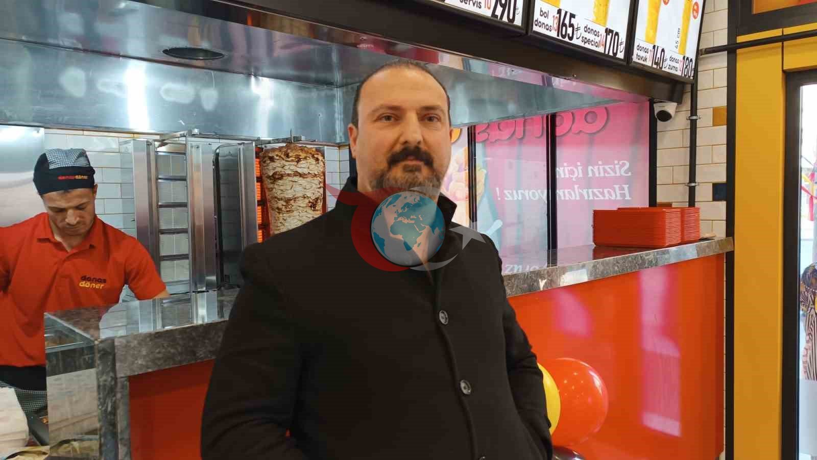 Batman’da yeni açılan dönerci, bin kişiye ücretsiz iftar dağıttı