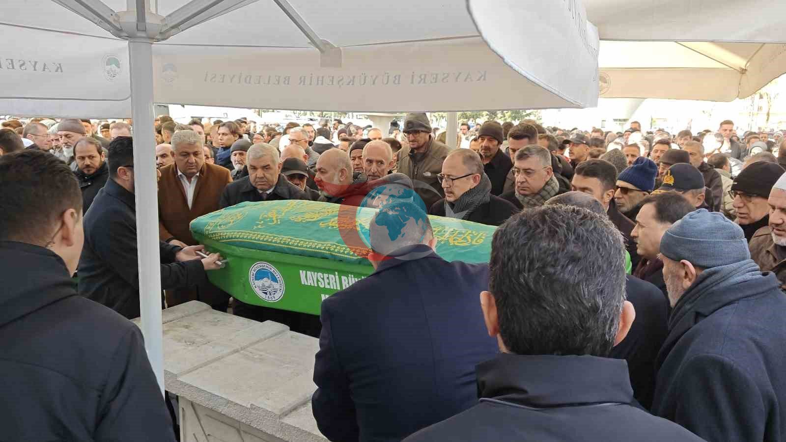 Başkan Çolakbayrakdar&rsquo;ın babası toprağa verildi