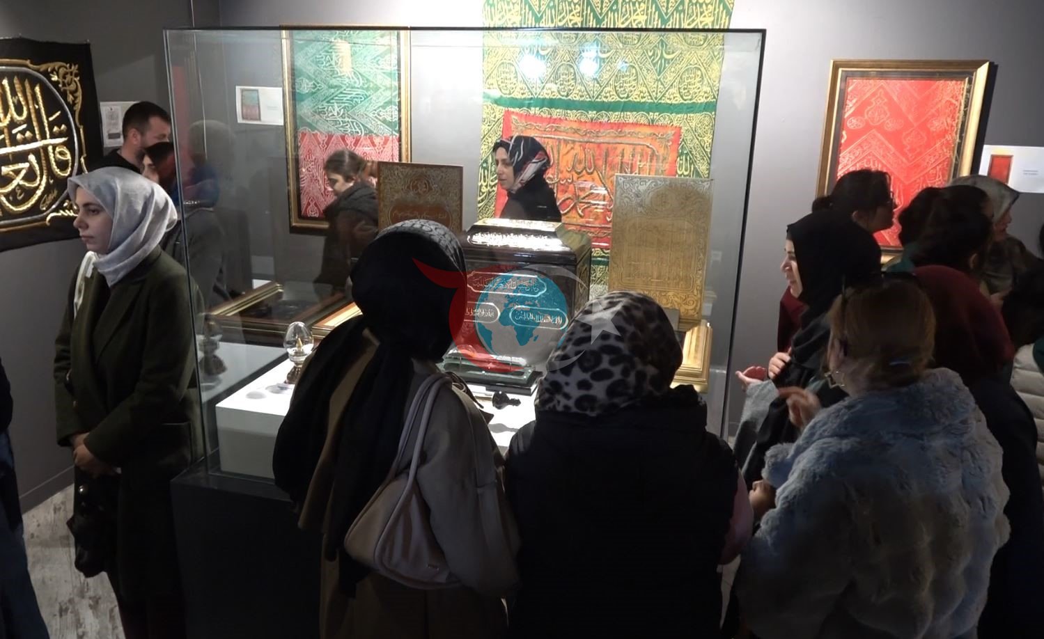 Mukaddes Emanetler Sergisi’ne yoğun ilgi