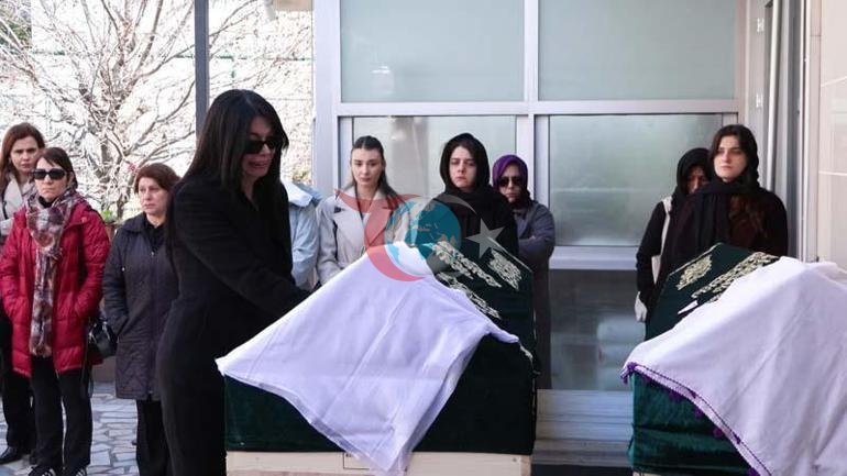 Zeytinburnunda ölü bulunan anne ve kızı son yolculuğuna uğurlandı Tabutu kadınlar omuzladı