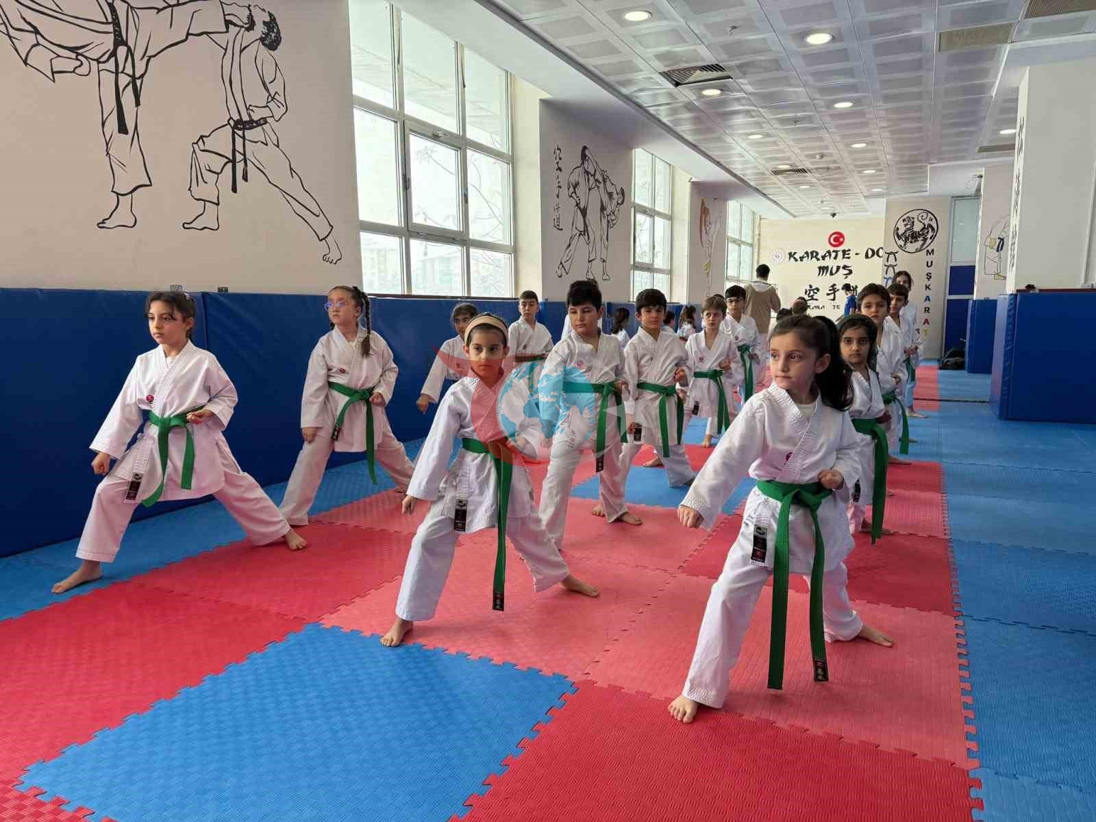 Muş'ta Karate Kursları Hız Kesmeden Devam Ediyor