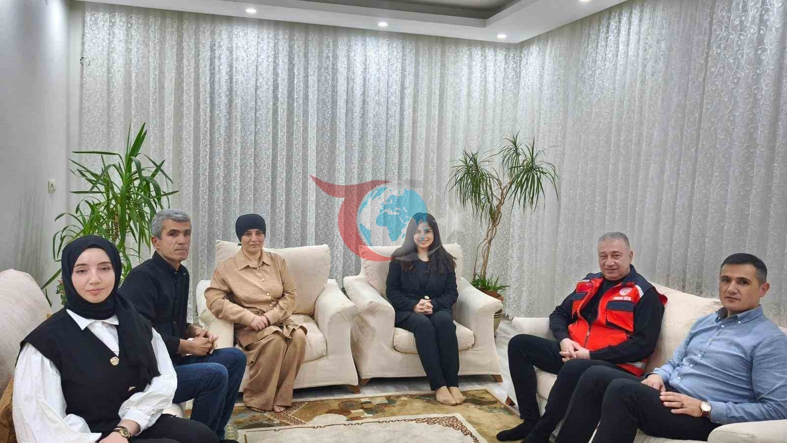 Protokol üyeleri çocuklarla iftar buluşmalarında bir araya geliyor