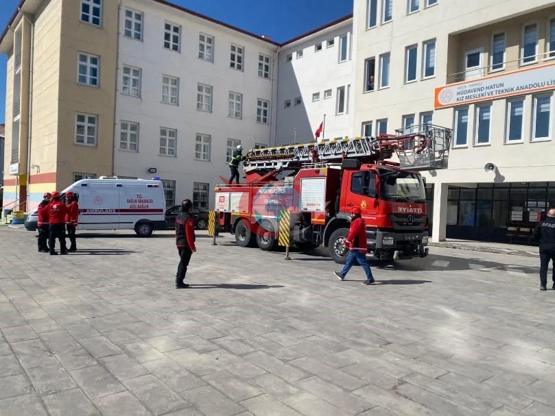 Deprem Haftası&rsquo;nda Afet Eğitimi ve Tahliye Tatbikatı yapıldı