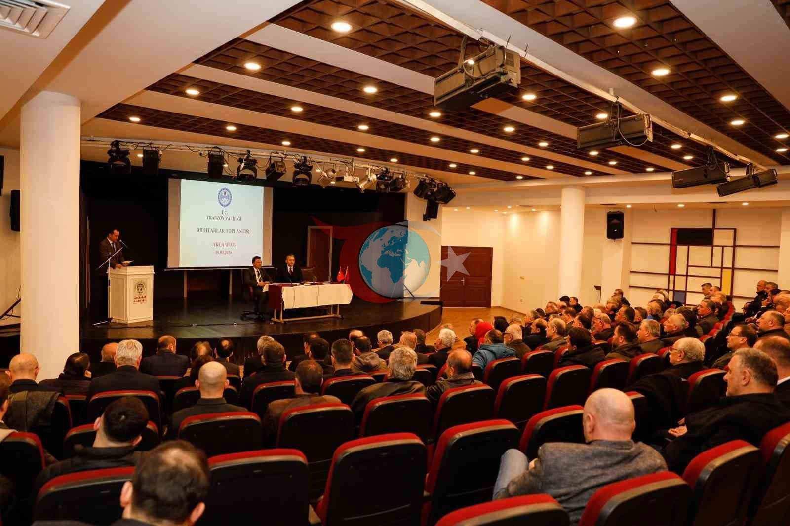 Vali Şahin Akçaabat&rsquo;ta muhtarlarla buluştu