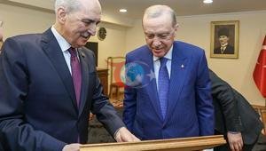 TBMM Başkanı Kurtulmuş, Erdoğana, Sırrı Süreyya Önderle çekilen fotoğrafını takdim etti