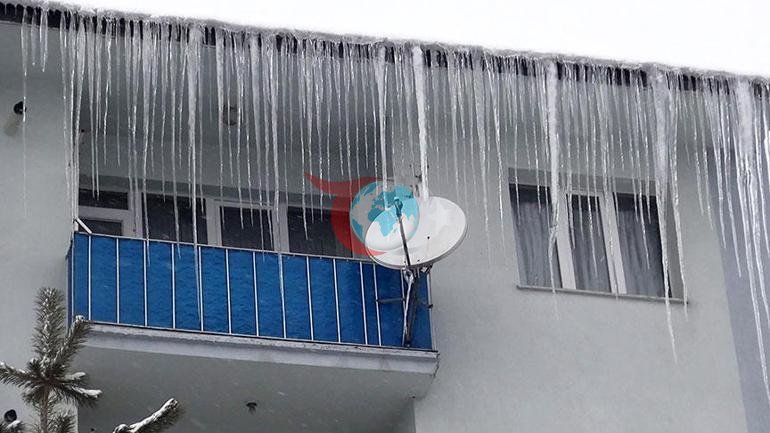 Kentte hayat durdu Baraj buz tuttu, sıcaklık eksi 20 derece düştü