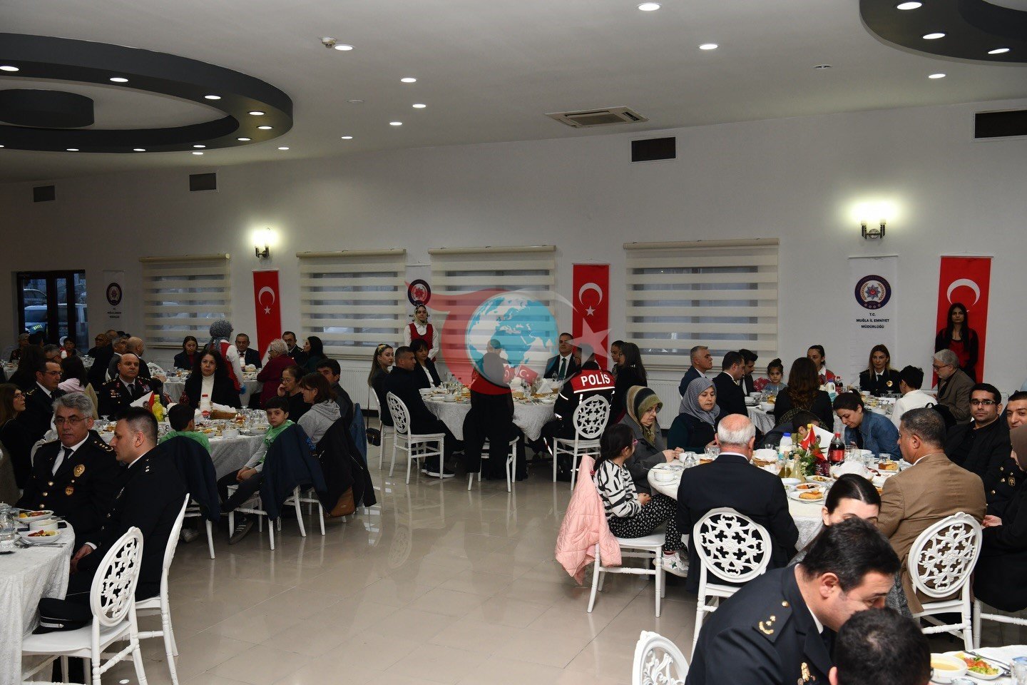 Vali Akbıyık, şehit aileleri, gaziler ile iftar sofrasında buluştu