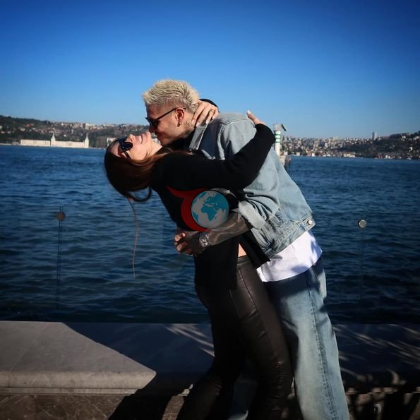 Mauro Icardi ve China Suarez, Arnavutköy Sahili'nde aşka geldi