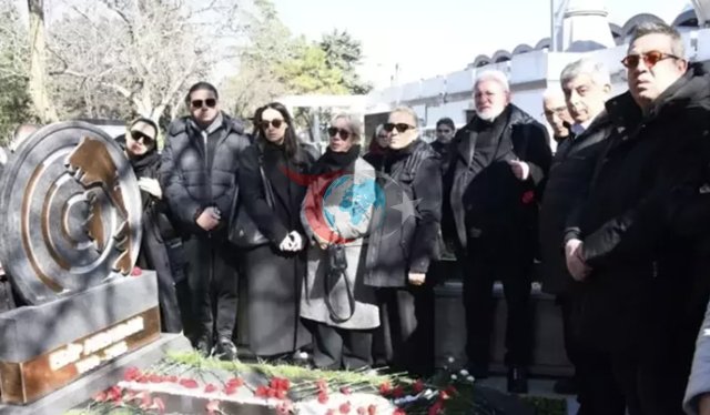 Edip Akbayram vefatının yıl dönümünde kabri başında anıldı - Resim: 0