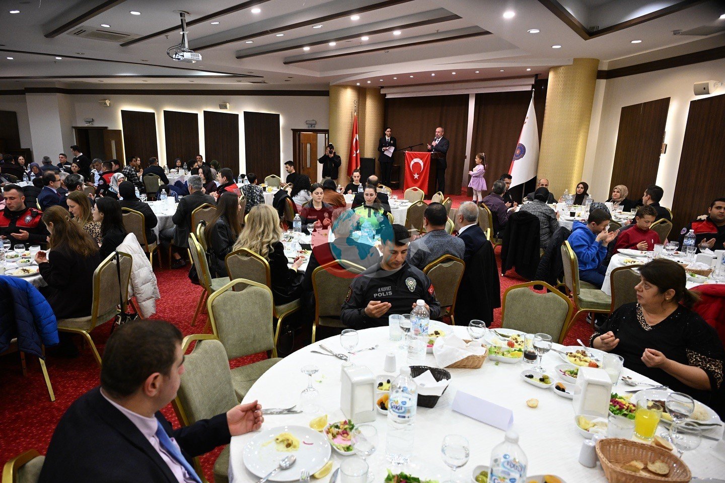 Salihli İlçe Emniyet, şehit aileleri ve gazileri iftar sofrasında ağırladı
