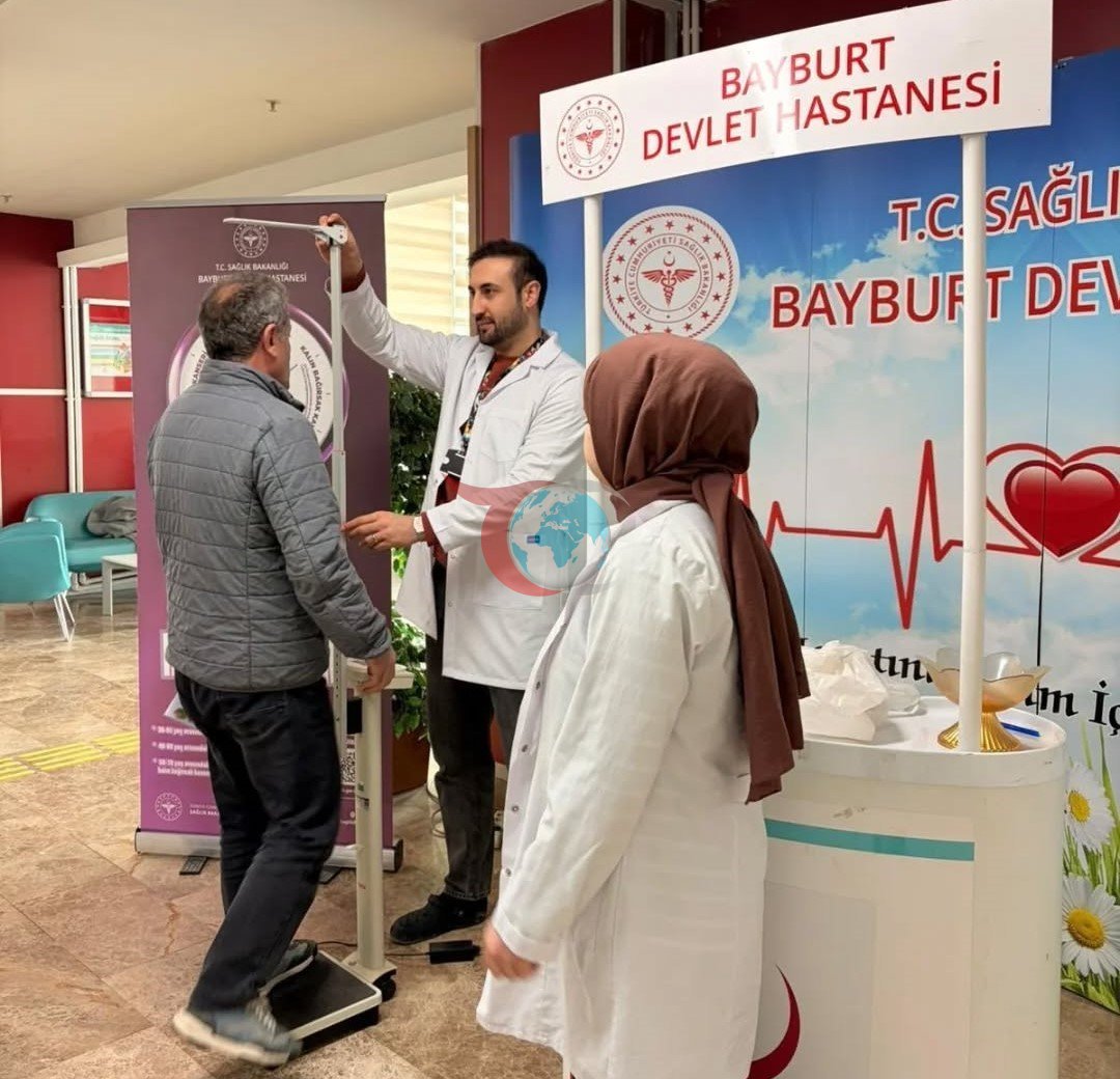 Bayburt’ta vatandaşlar sağlıklı yaşam ve obezite konularında bilgilendirildi