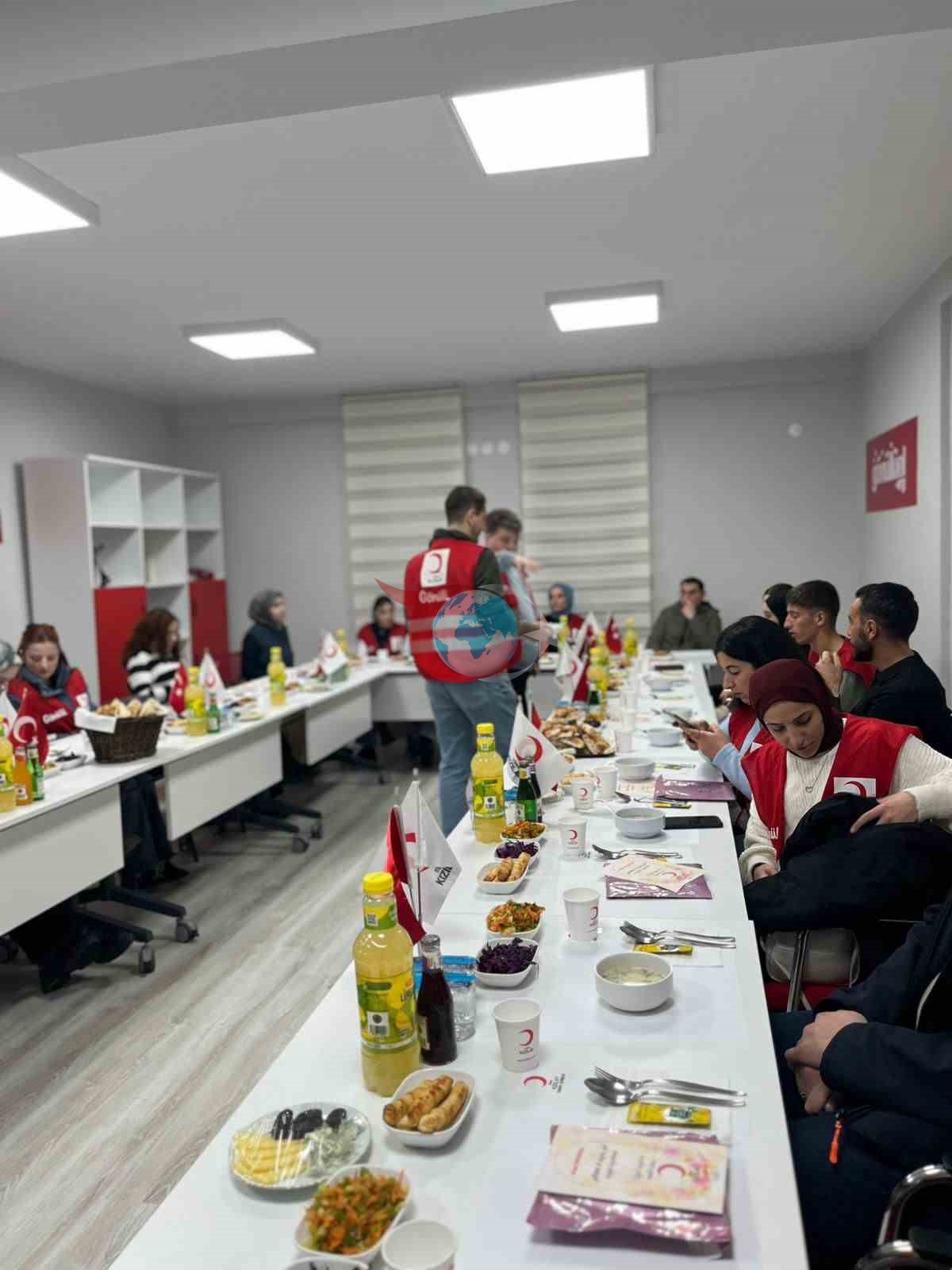 Kars&rsquo;ta Kızılay&rsquo;dan üniversite öğrencilerine 