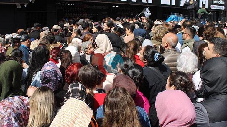 İndirim izdihamı Ezilen ve bayılan vatandaşlar hastanelik oldu