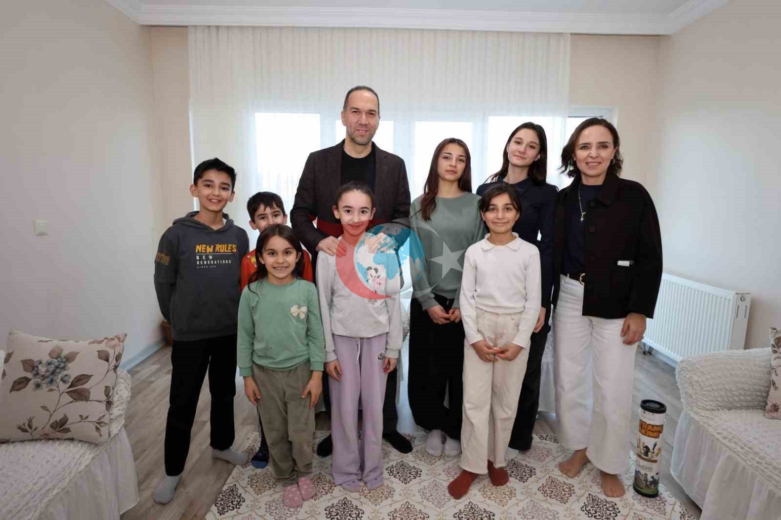 Başkan Özdemir’den çat kapı ziyaret