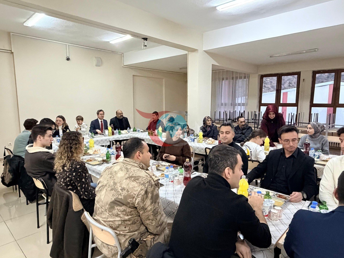 Kemaliye&rsquo;de yetim ve öksüz çocuklarla gönül sofrası kuruldu