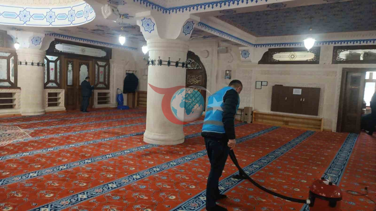 Yükümlülerden camilerin temizliğine destek